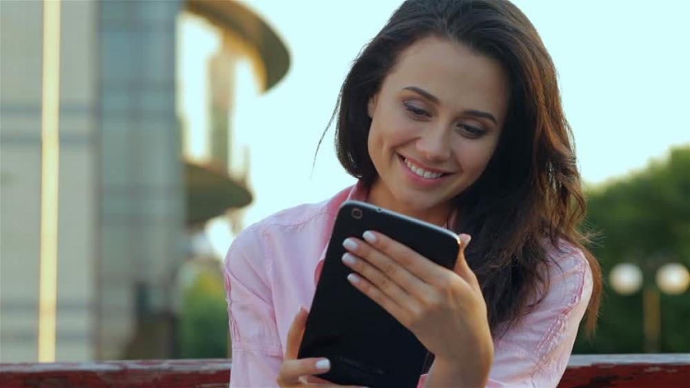 Игры в лицензионном онлайн-казино Космолот