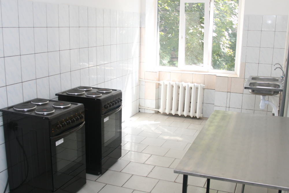 Студентські смаколики: гуртожиток vs їдальня та доступні ресторани